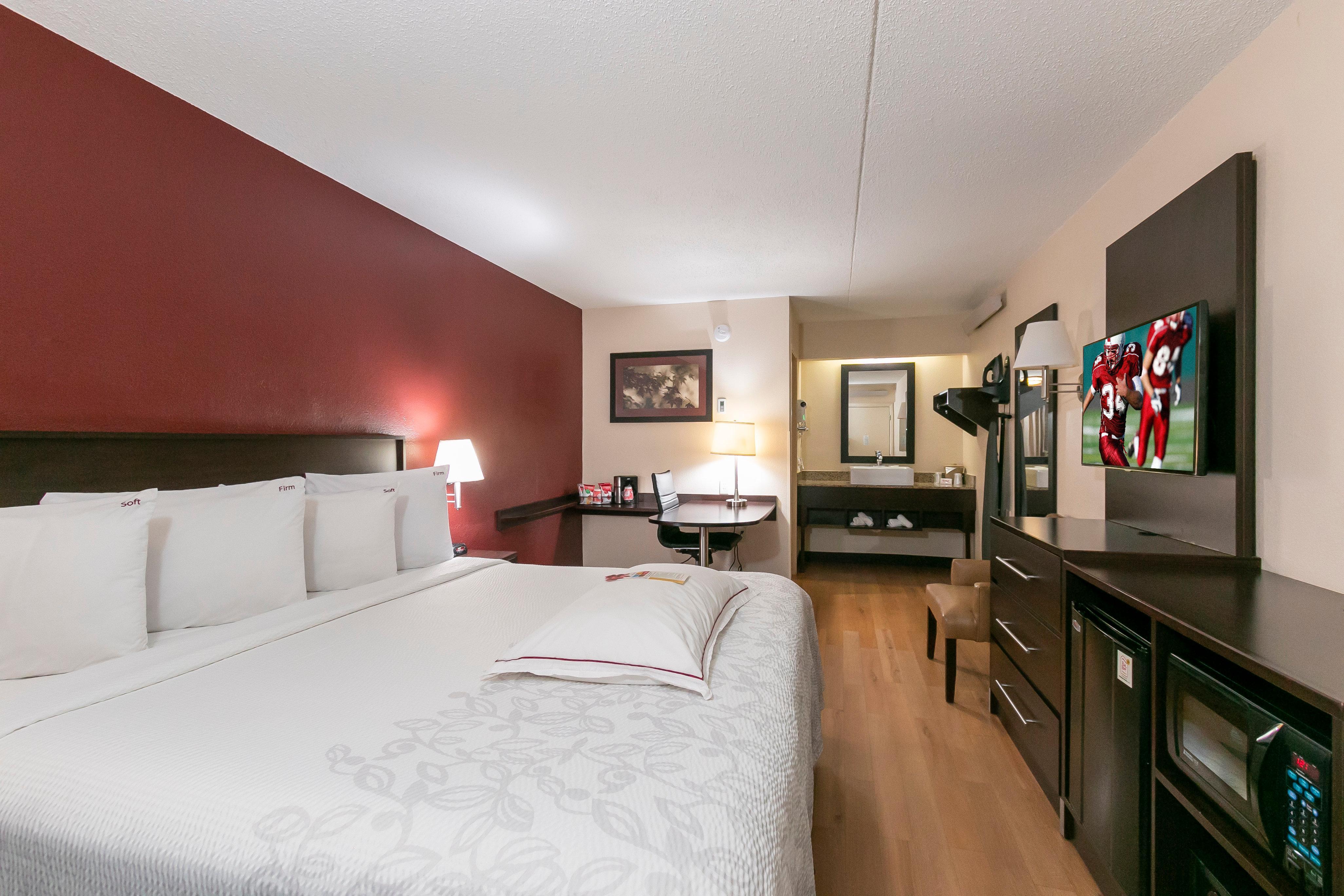 Red Roof Inn Plus+ Pittsburgh South - Airport Екстериор снимка