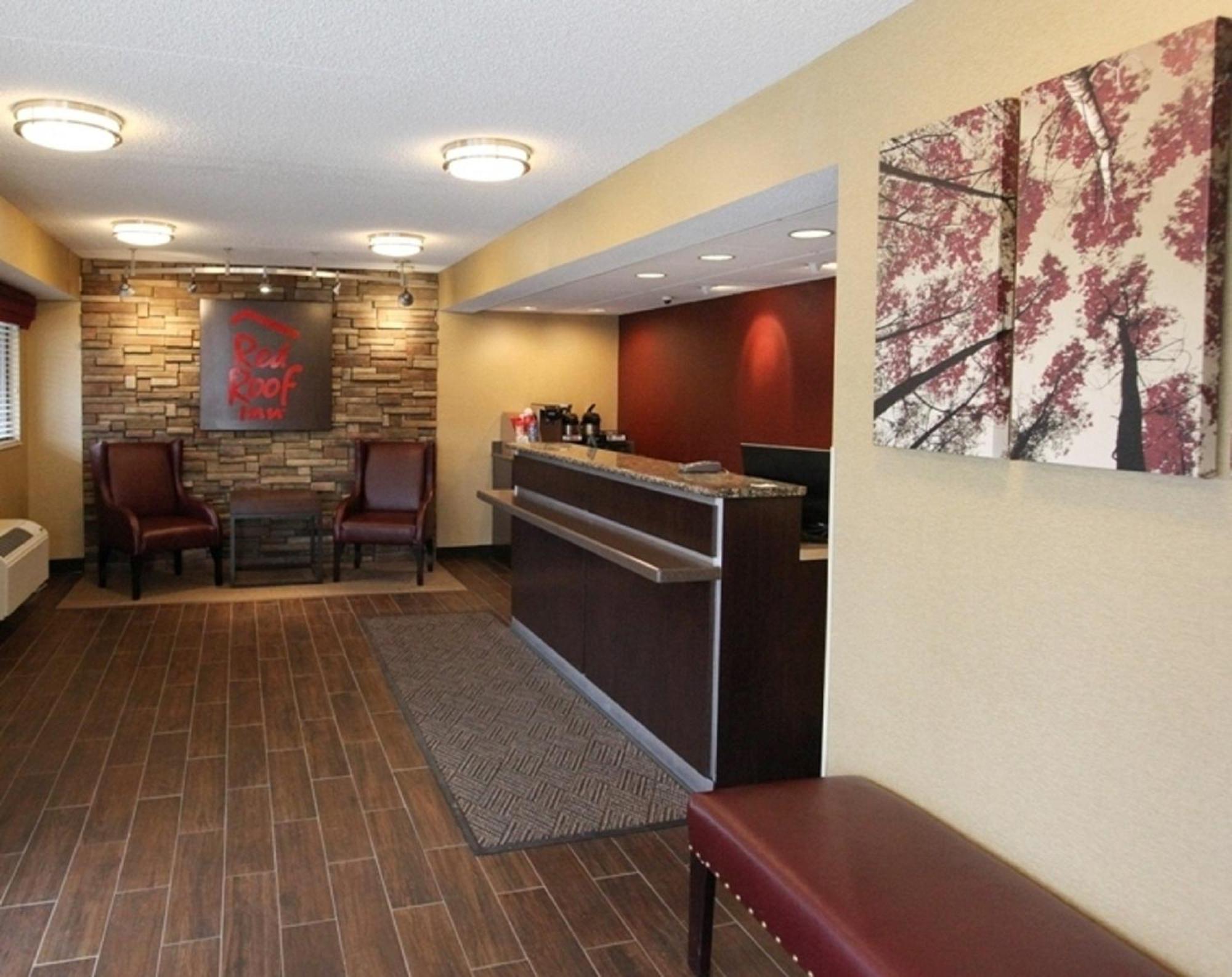 Red Roof Inn Plus+ Pittsburgh South - Airport Екстериор снимка