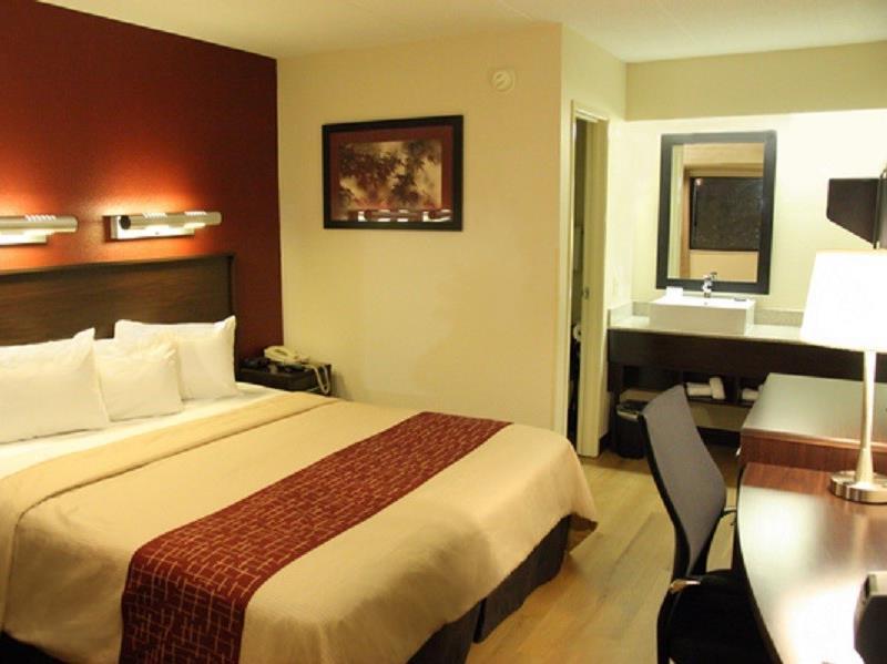 Red Roof Inn Plus+ Pittsburgh South - Airport Екстериор снимка