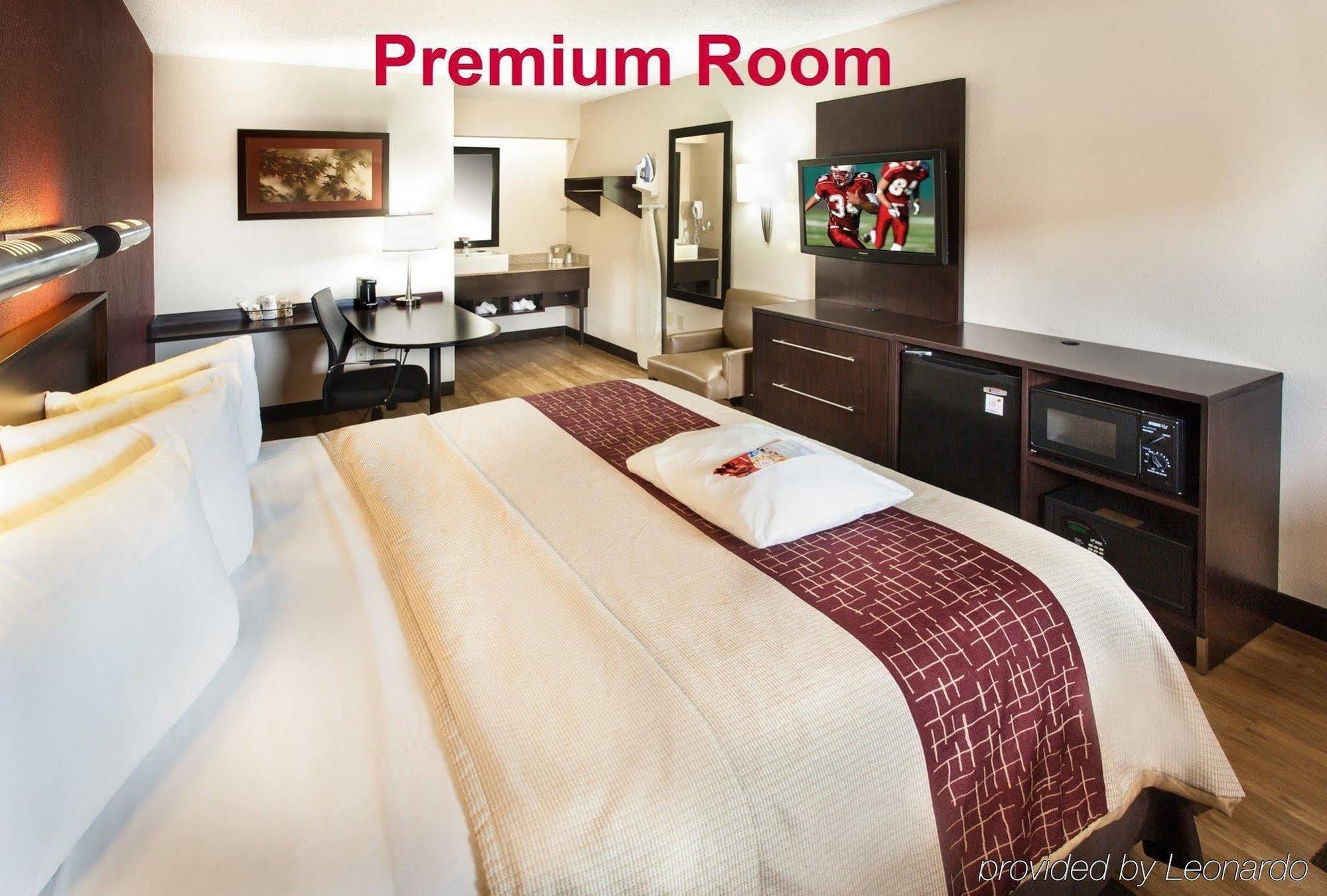 Red Roof Inn Plus+ Pittsburgh South - Airport Екстериор снимка