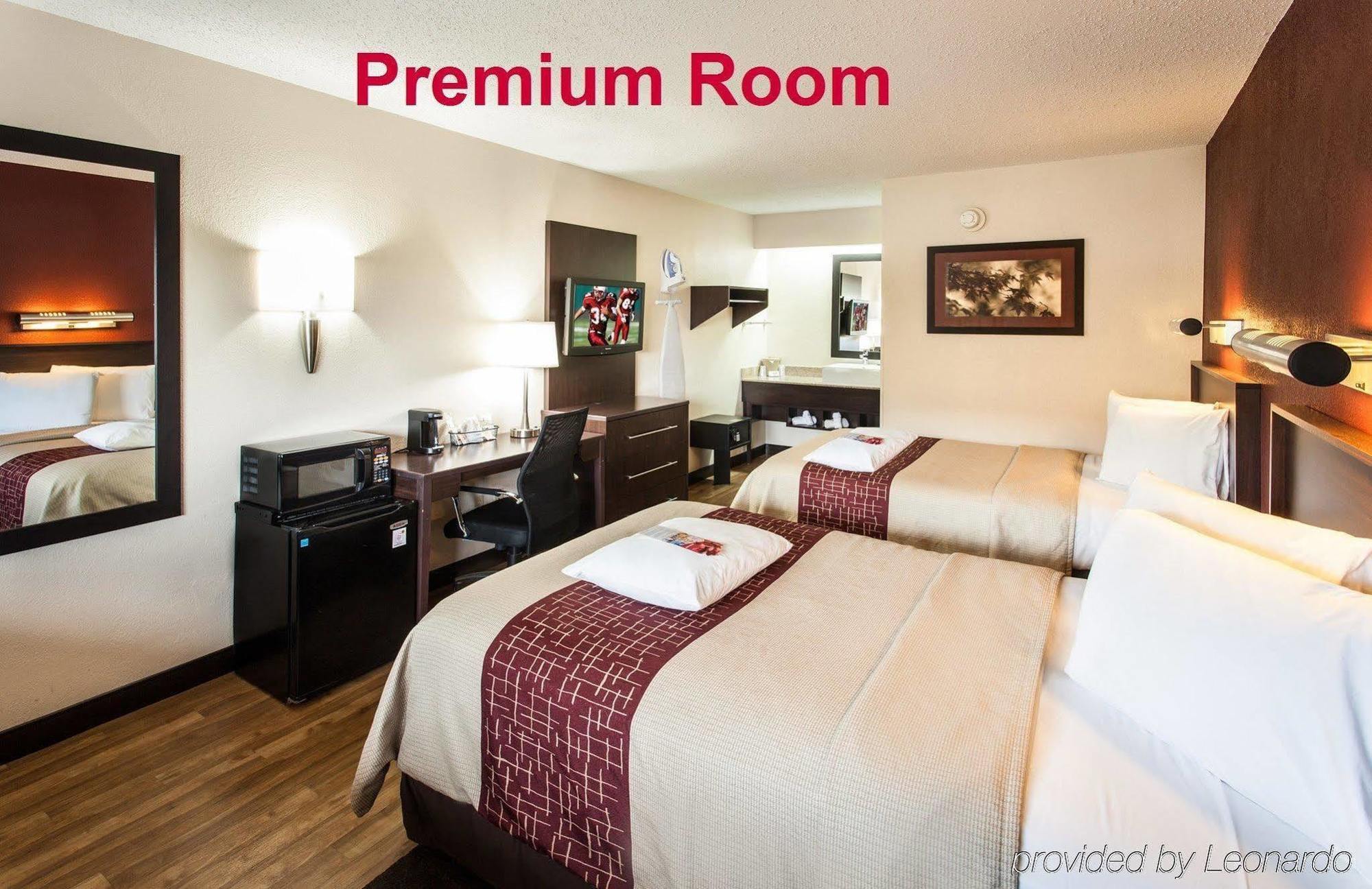 Red Roof Inn Plus+ Pittsburgh South - Airport Екстериор снимка