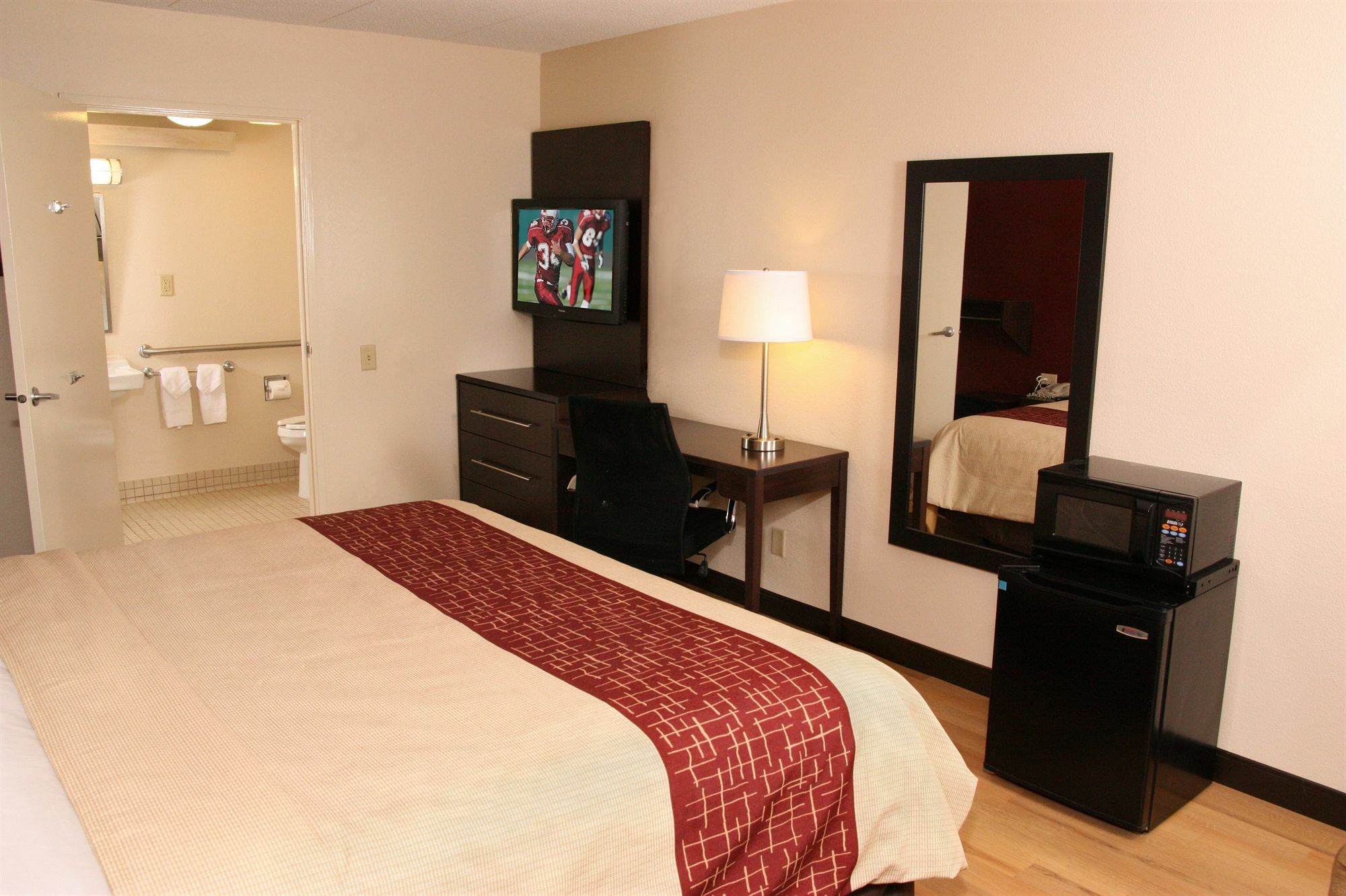 Red Roof Inn Plus+ Pittsburgh South - Airport Екстериор снимка