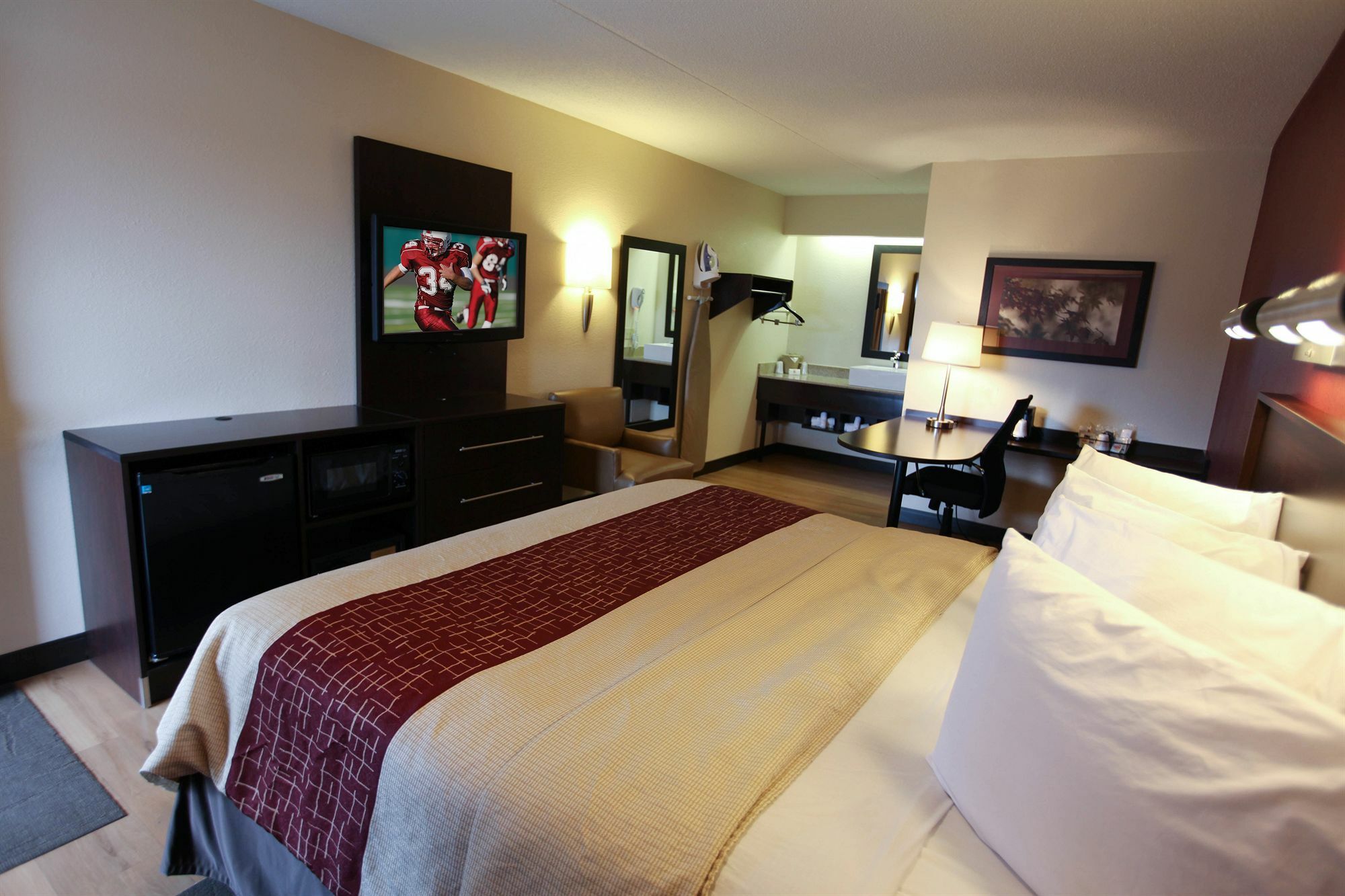 Red Roof Inn Plus+ Pittsburgh South - Airport Екстериор снимка