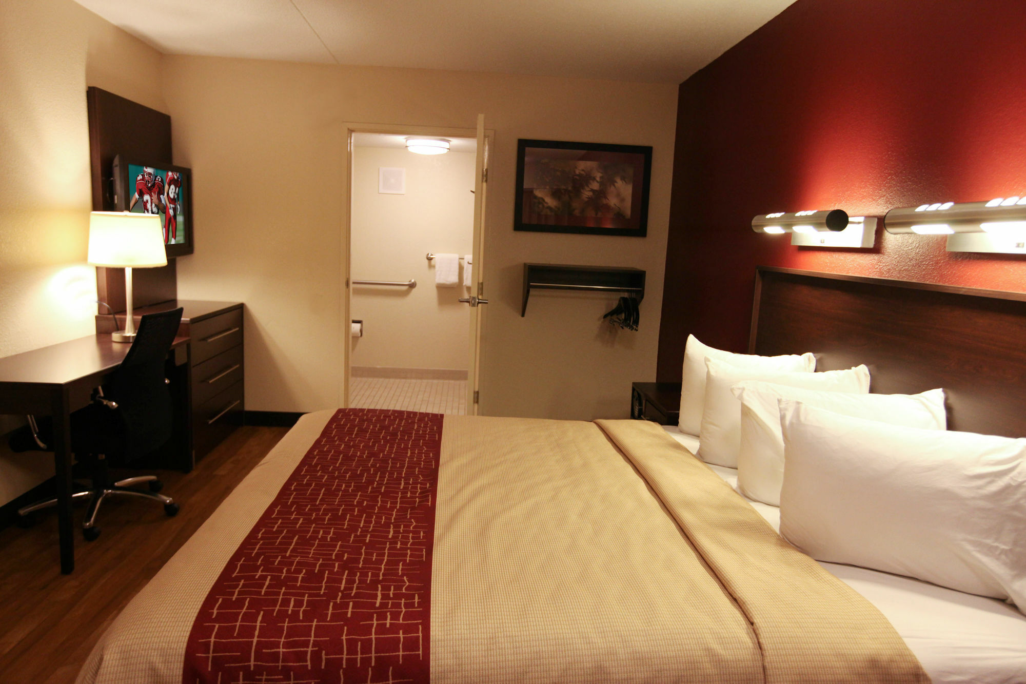 Red Roof Inn Plus+ Pittsburgh South - Airport Екстериор снимка